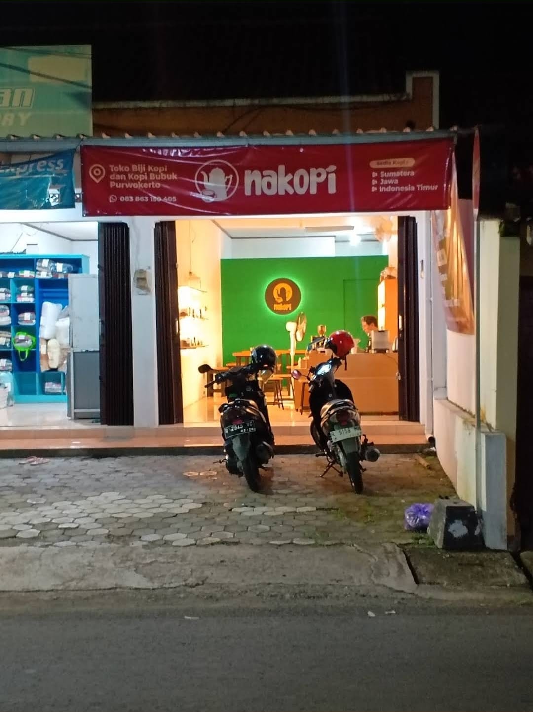 Nakopi Kopi Purwokerto. Jl. Agus Salim, Karangpucung, selatan Salsa Snack - seberang Rocket Chicken (sebelah Jet Laundry) Purwokerto Selatan